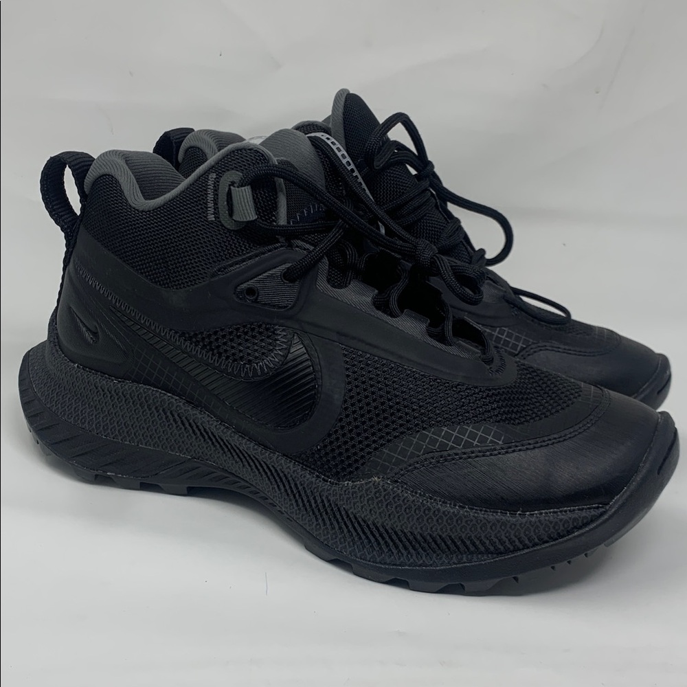 NEW Nike special fields systems react sneakers mens 6.5